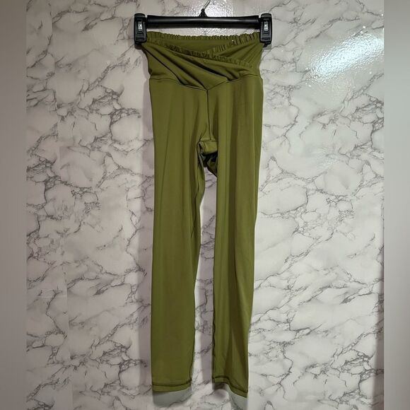 OFFLINE By Aerie Real Me Xtra High Waisted Crossover Ruffle Legging Size M - Picture 1 of 4